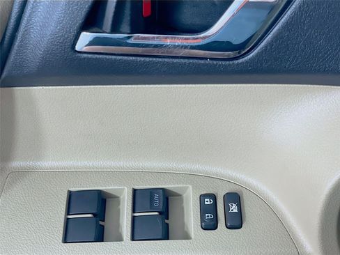 Used 2012 Toyota Highlander Limited w/ Convenience Pkg AWD/4WD image 21