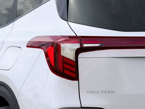 New 2026 Kia Seltos S FWD image 11