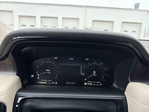 Certified 2022 Lincoln Nautilus Reserve w/ Equipment Group 202A image 22