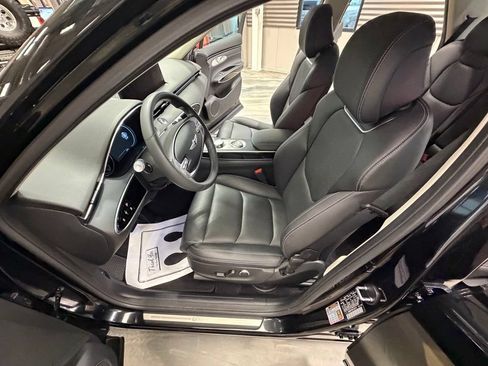Used 2025 Genesis GV70 2.5T AWD/4WD image 58