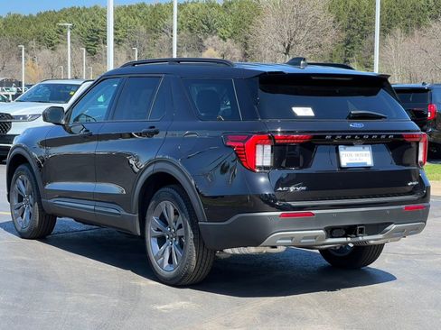 Used 2026 Ford Explorer Active AWD/4WD image 41