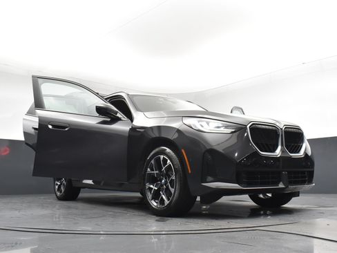 Used 2025 BMW X3 xDrive30i AWD/4WD image 32