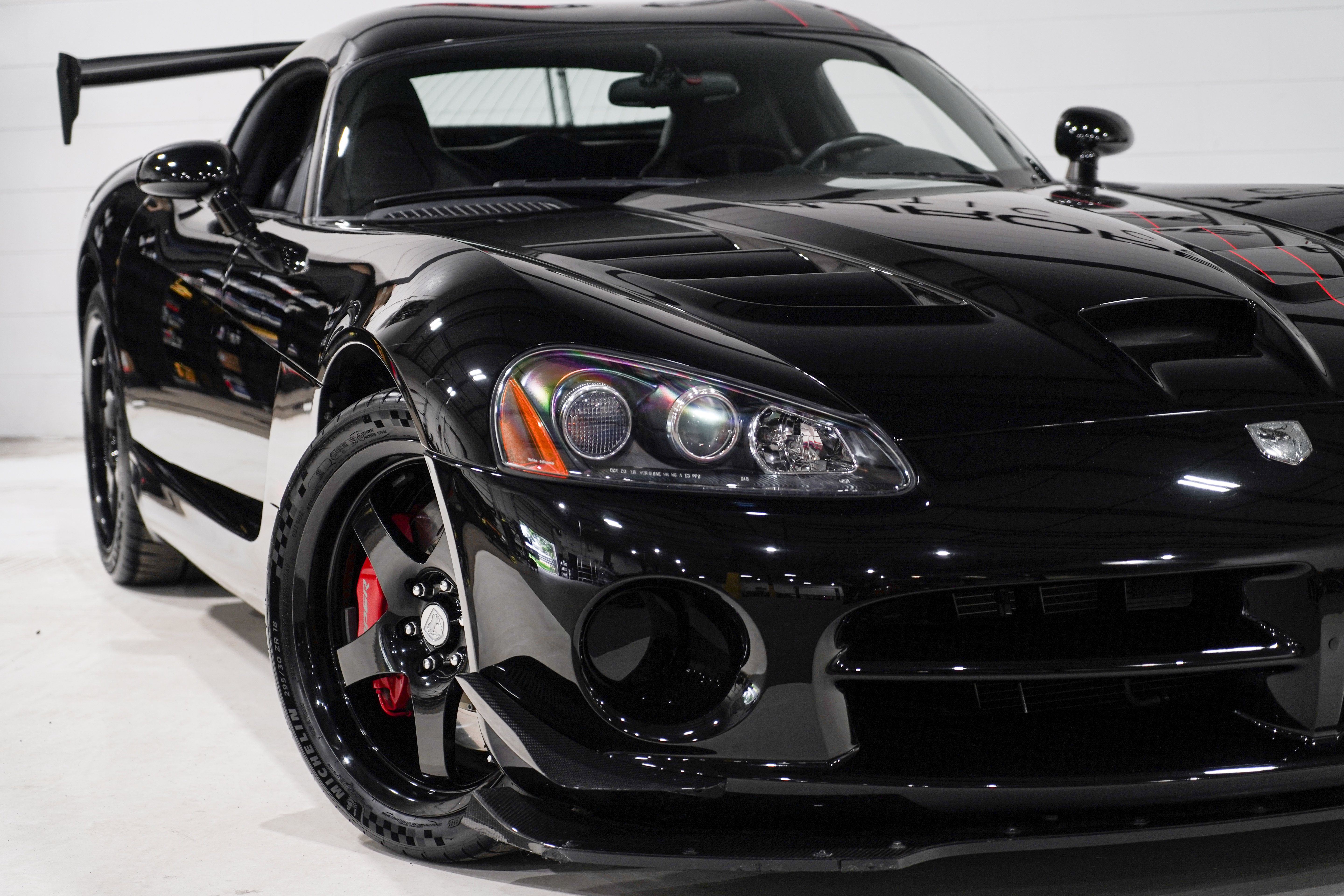 Used 2010 Dodge Viper ACR RWD image 25