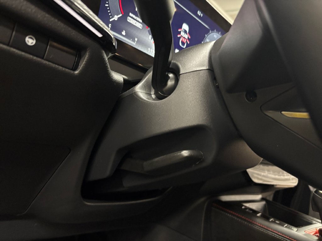 Used 2025 Nissan Kicks SR AWD/4WD image 28