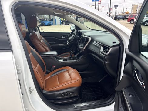 Used 2017 GMC Acadia SLT image 9