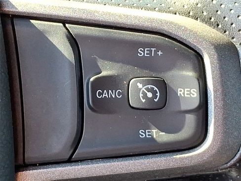 Used 2024 RAM 2500 Tradesman w/ Chrome Appearance Group image 22