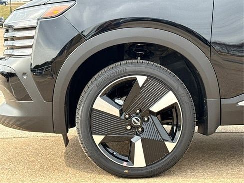 New 2026 Nissan Kicks SR w/ SR Premium Package image 6