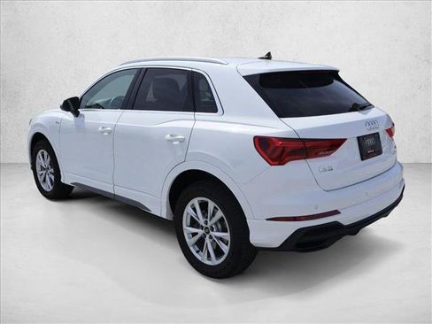 Used 2023 Audi Q3 2.0T Premium Plus w/ Premium Plus Package AWD/4WD image 9