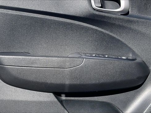 Used 2023 Hyundai Venue SEL w/ Cargo Package image 25