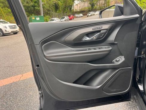 Used 2021 GMC Terrain SLT w/ Elevation Edition image 10