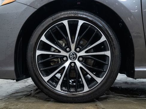 Certified 2020 Toyota Camry SE image 12