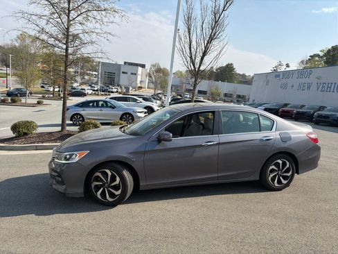Used 2017 Honda Accord EX-L image 5