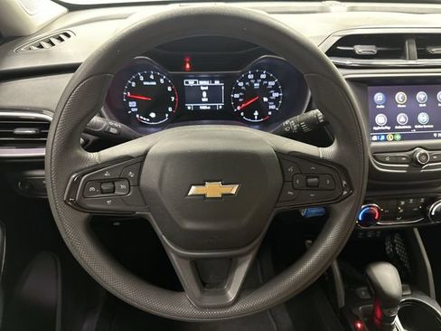 Used 2021 Chevrolet TrailBlazer LS FWD image 13