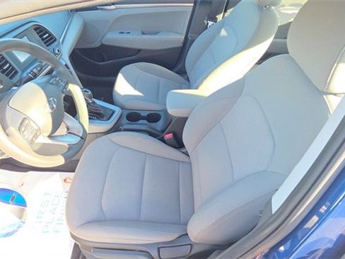 Used 2019 Hyundai Elantra SE image 24
