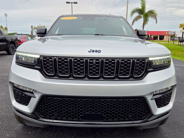 Used 2024 Jeep Grand Cherokee Summit AWD/4WD image 2