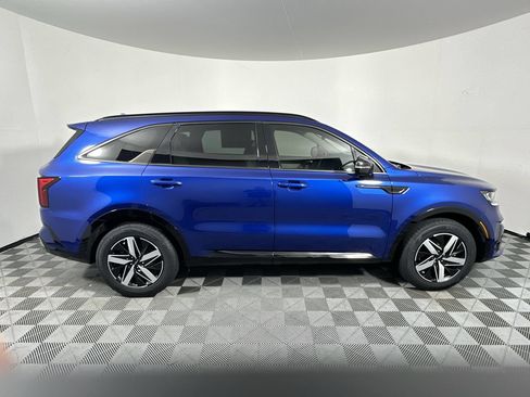 Used 2023 Kia Sorento S FWD image 2