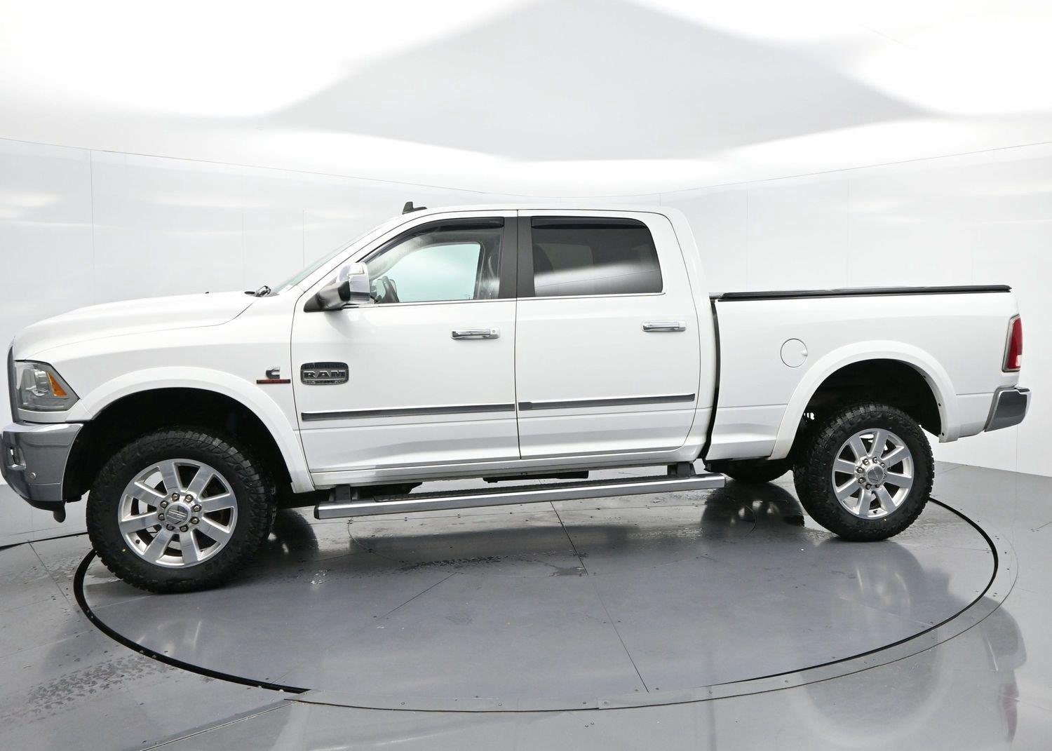 Used 2018 RAM 2500 Longhorn w/ Convenience Group AWD/4WD image 3