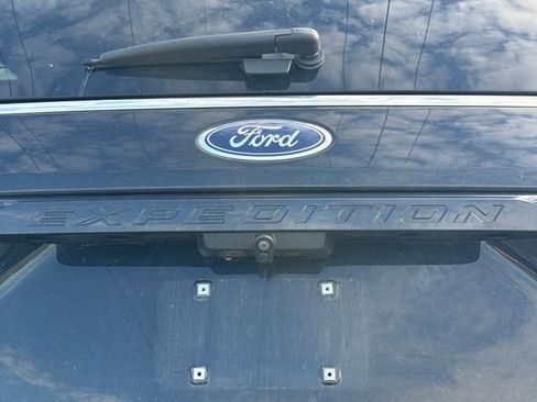 Used 2019 Ford Expedition Limited w/ Equipment Group 303A AWD/4WD image 18