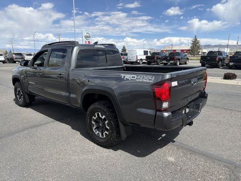 Used 2019 Toyota Tacoma TRD Off-Road w/ Technology Package image 7