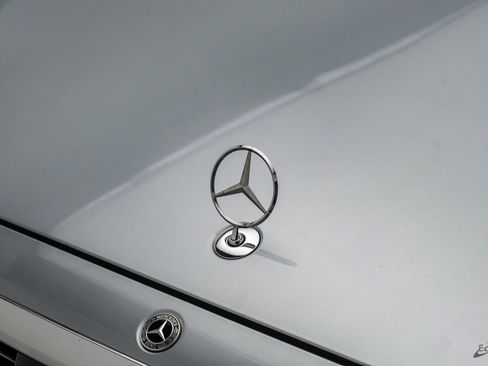 Used 2022 Mercedes-Benz S 580 4MATIC Sedan w/ AMG Line Package image 40