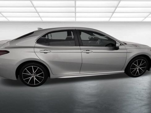 Used 2021 Toyota Camry SE FWD image 8