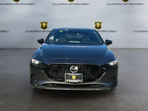 Used 2020 MAZDA MAZDA3 Hatchback w/ Preferred Package FWD image 2