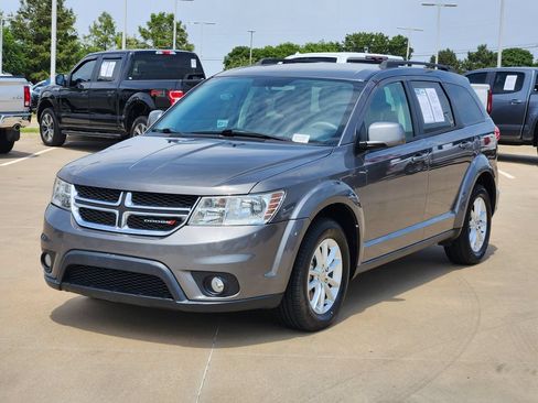 Used 2013 Dodge Journey SXT w/ Flexible Seating Group FWD image 3