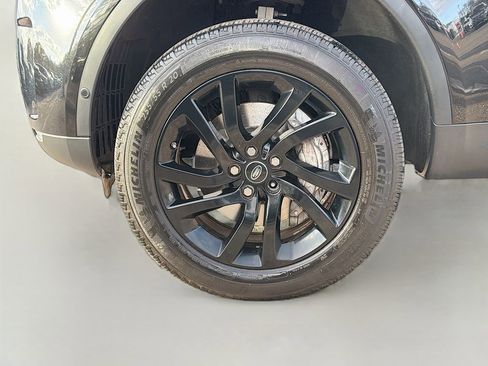 Used 2020 Land Rover Discovery HSE image 44