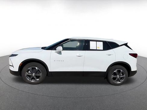 Used 2026 Chevrolet Blazer LT AWD/4WD image 9