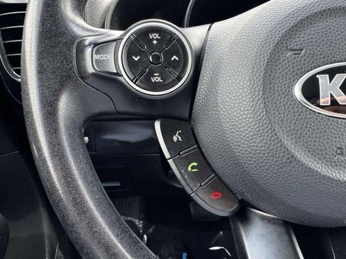 Used 2018 Kia Soul + image 25