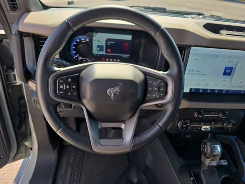 Used 2024 Ford Bronco Wildtrak image 15