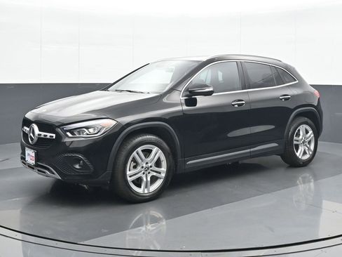 Used 2023 Mercedes-Benz GLA 250 4MATIC w/ Premium Package image 2