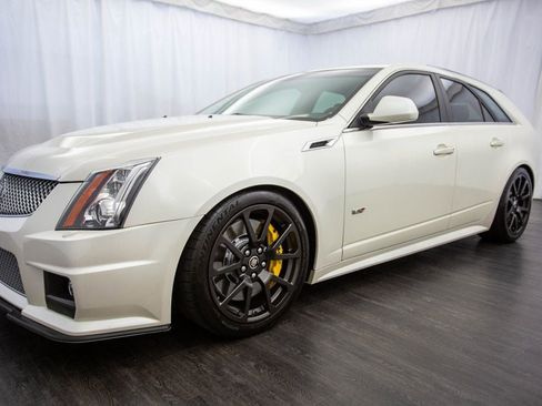 Used 2011 Cadillac CTS V image 29