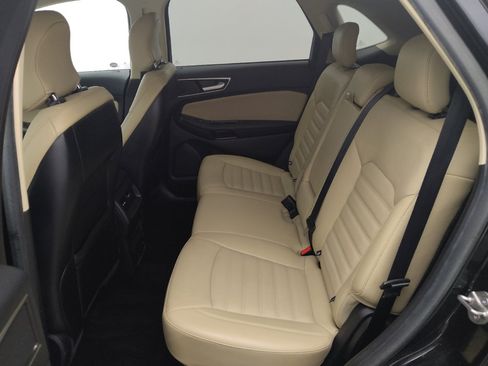 Used 2017 Ford Edge SEL w/ Equipment Group 201A FWD image 18