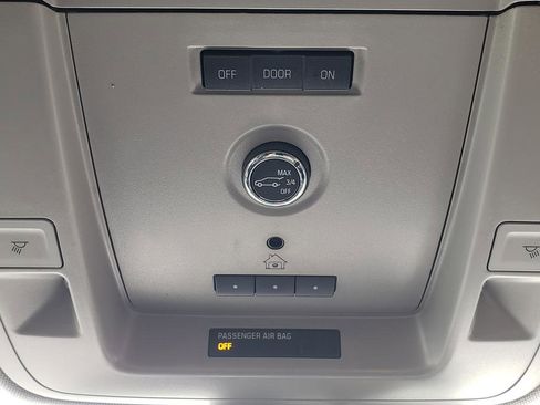 Used 2017 Chevrolet Tahoe LT image 17