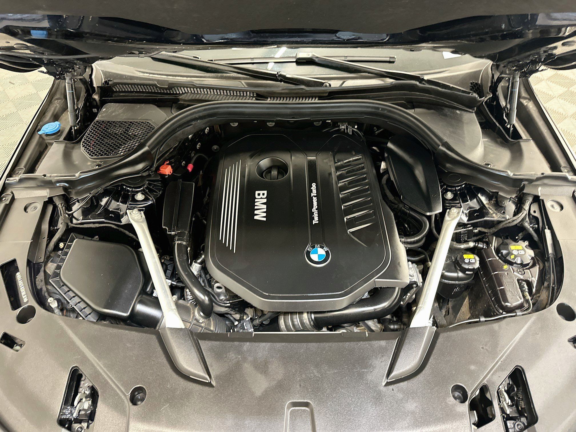 Used 2019 BMW 640i Gran Turismo xDrive w/ M Sport Package AWD/4WD image 35