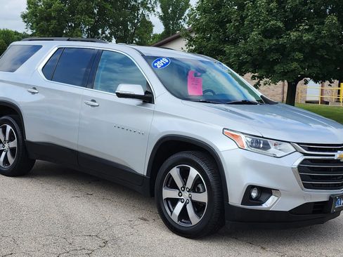 Used 2019 Chevrolet Traverse LT AWD/4WD image 2