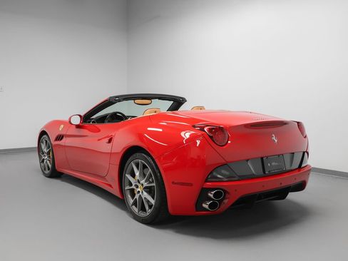 Used 2010 Ferrari California RWD image 66