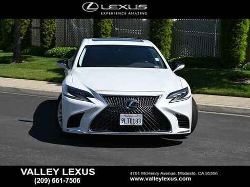 Used 2019 Lexus LS 500 w/ Accessory Package (Z2) image 2
