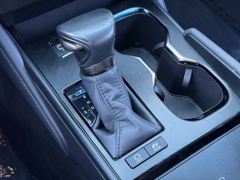 Used 2023 Lexus ES 300h w/ Premium Package image 30