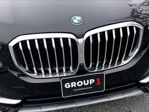 Used 2023 BMW X5 xDrive40i w/ Premium Package image 32