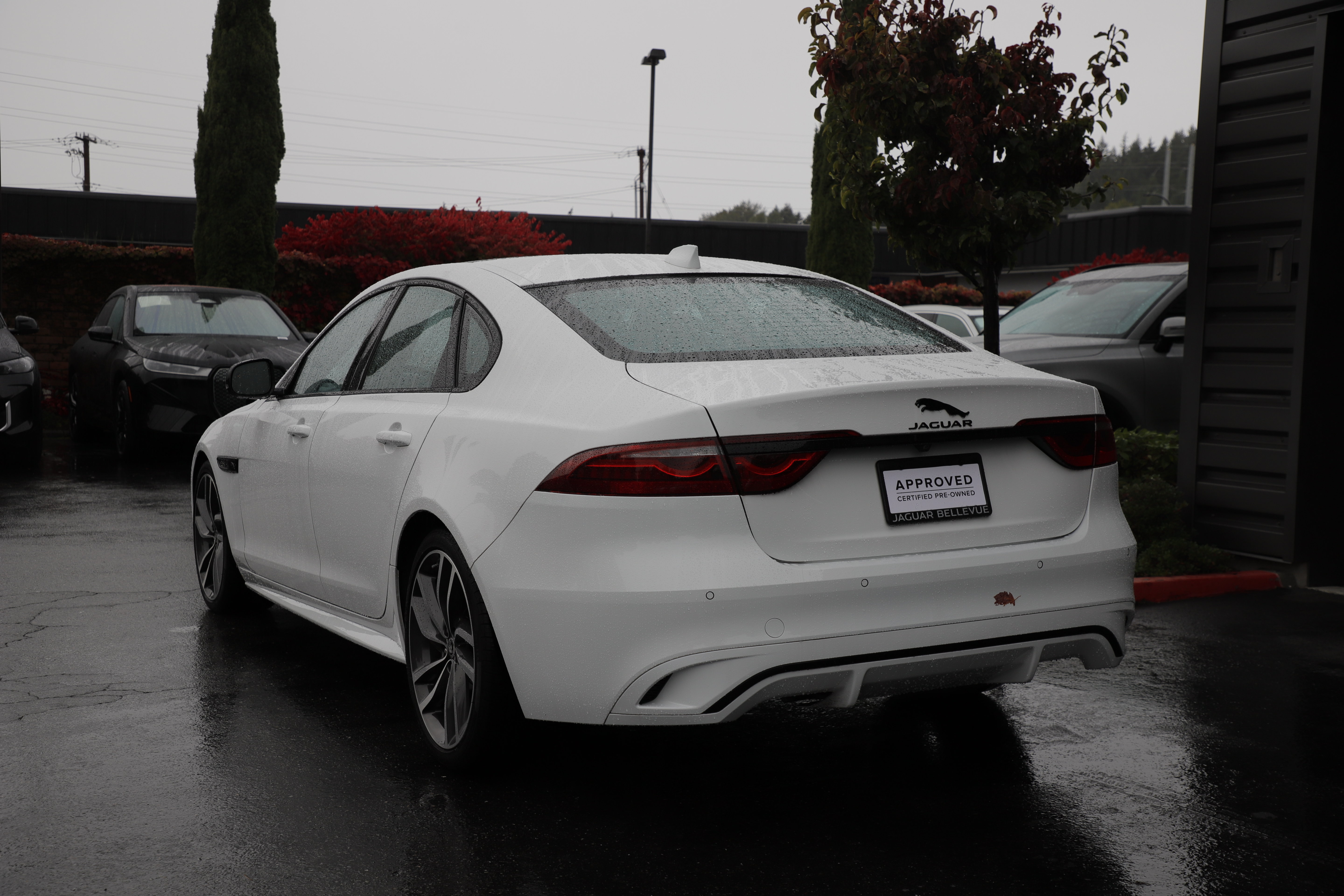 Used 2024 Jaguar XF R-Dynamic SE AWD/4WD image 6