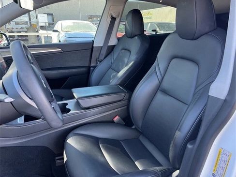 Used 2023 Tesla Model Y Long Range image 27