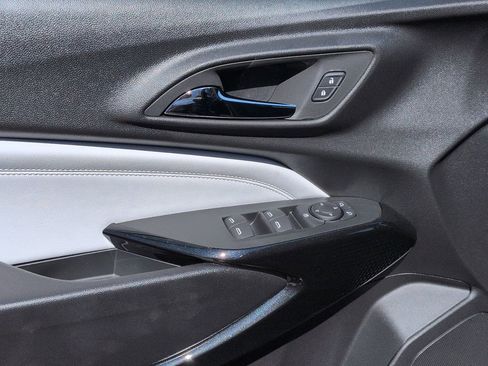 New 2026 Chevrolet Trax LT w/ Driver Confidence Package image 9