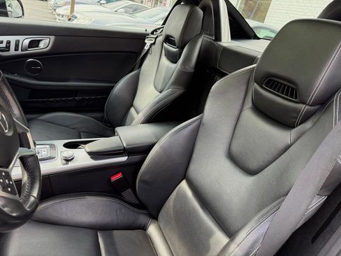 Used 2016 Mercedes-Benz SLK 300 image 18