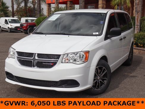 Used 2019 Dodge Grand Caravan SE image 4