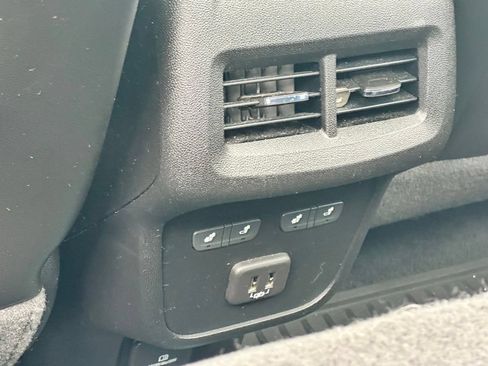 Used 2020 Chevrolet Equinox Premier AWD/4WD image 10