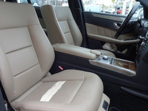 Used 2010 Mercedes-Benz E 350 4MATIC Sedan image 12