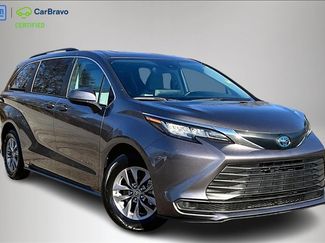Used 2022 Toyota Sienna LE video 1