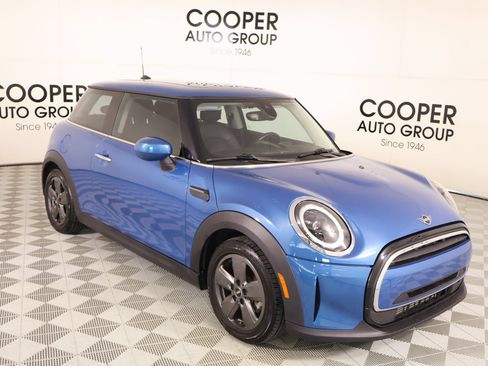 Used 2023 MINI Cooper 2-Door Hardtop FWD image 1